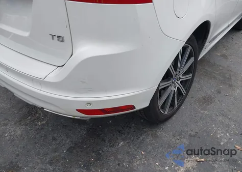 2016 Volvo Xc60 T5 Drive-E Platinum из США, поврежденный, VIN YV440MDM4G2808885